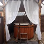 Amur Vendeghaz *